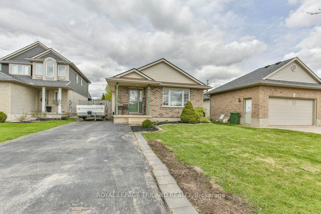 Photo of 9 BROOKSIDE Drive, St. Thomas, ON N5P 4P1 (MLS # X13080234)