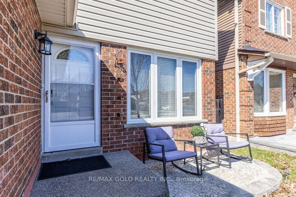 Photo of 522 Roseheath Drive, Milton, ON L9T 4V6 (MLS # W13026970)