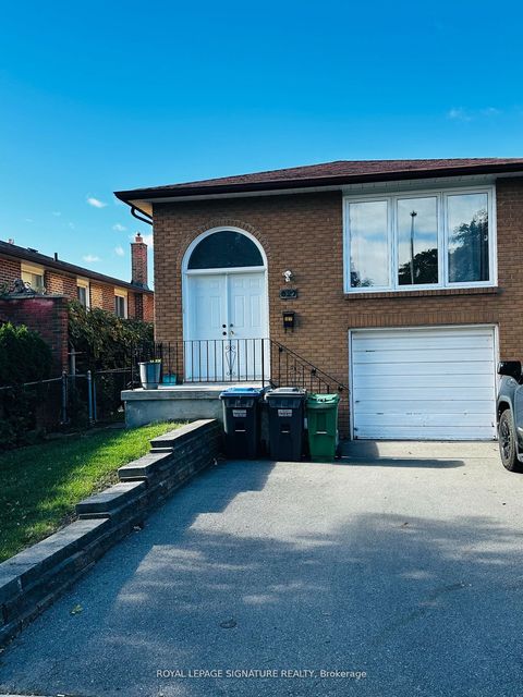 827 Stainton Drive Mississauga ON L5C 1G2