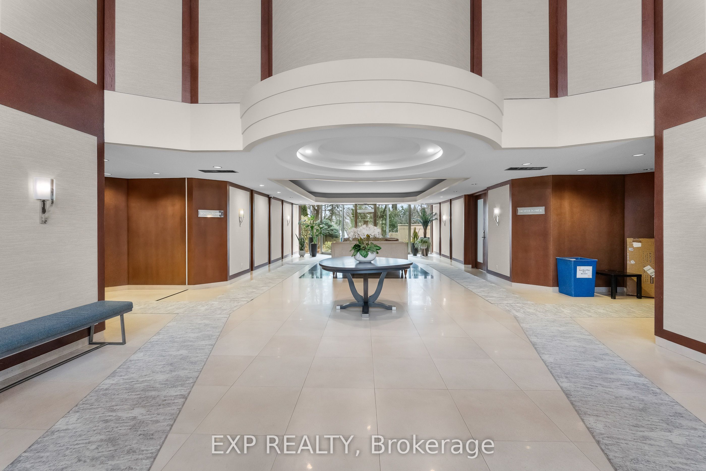 2267 Lake Shore Boulevard W 214