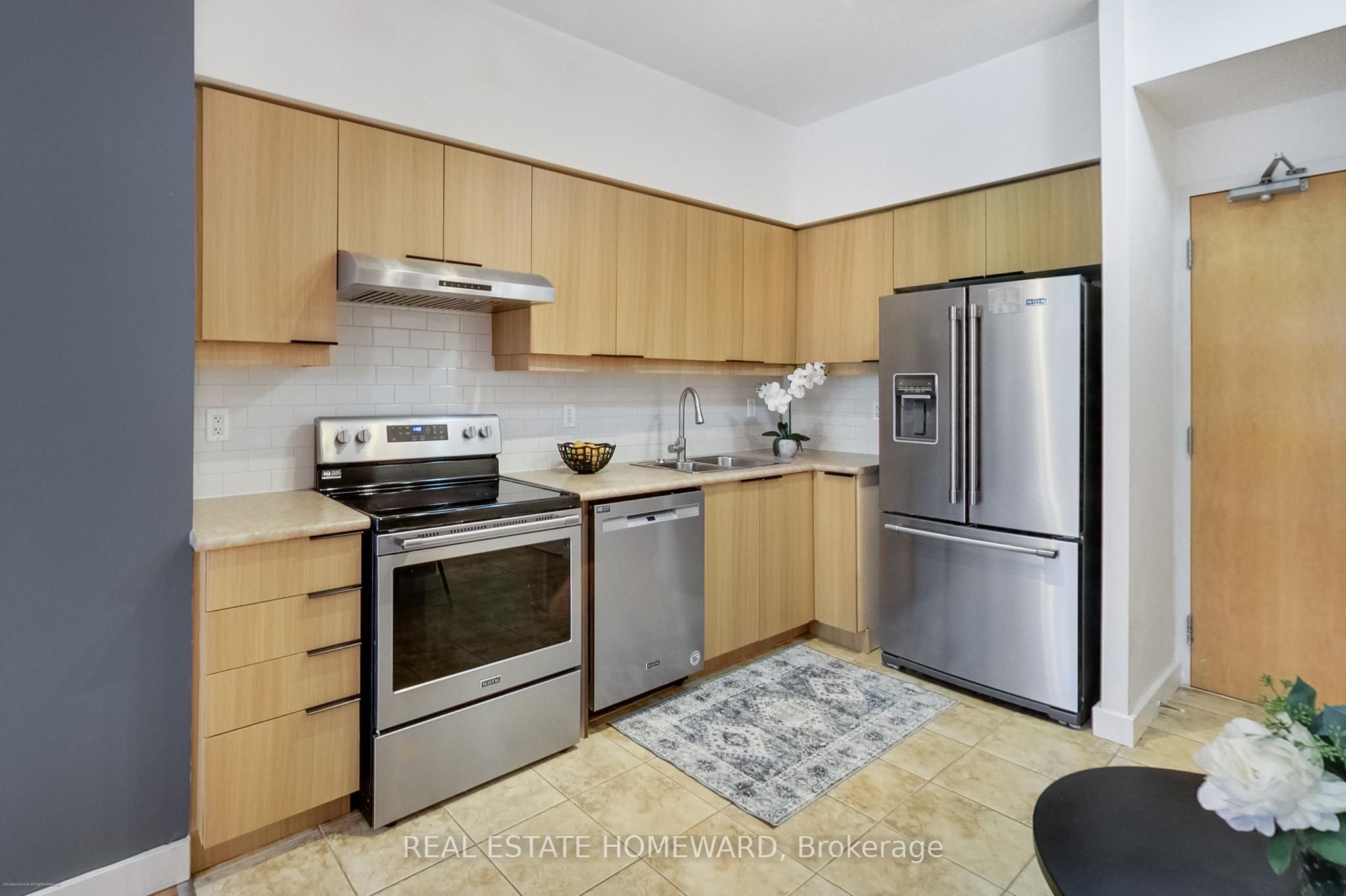 601 Kingston Road 209