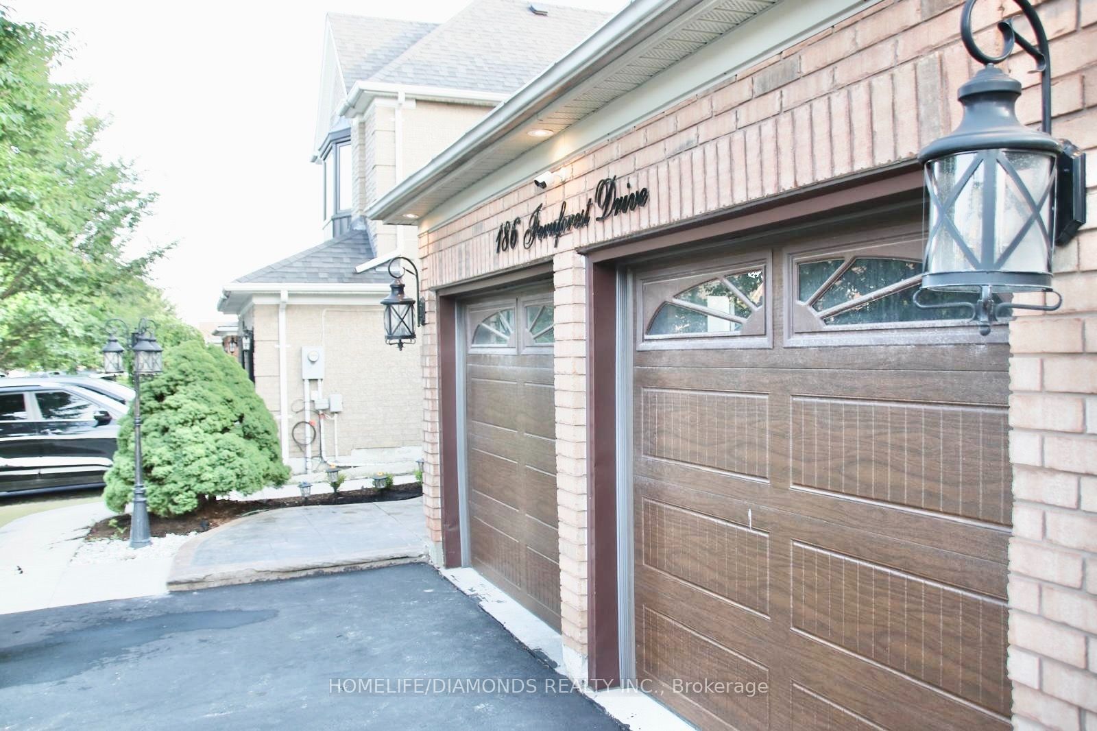 186 FERNFOREST Drive