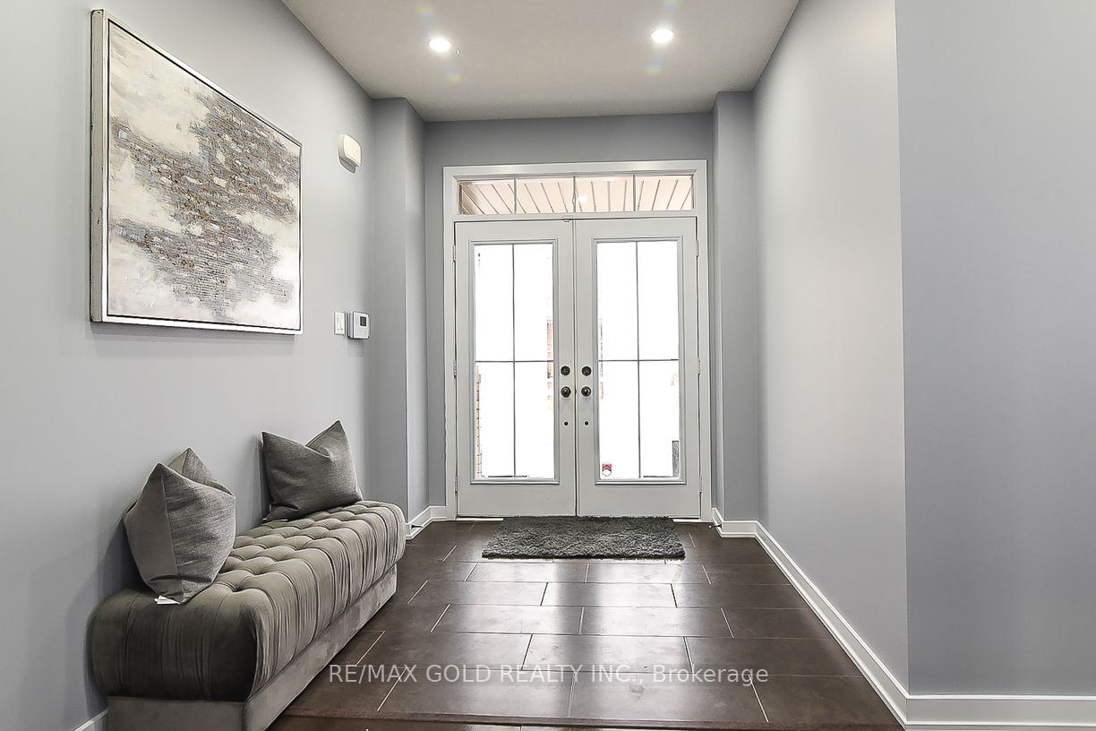 206 Crafter Crescent