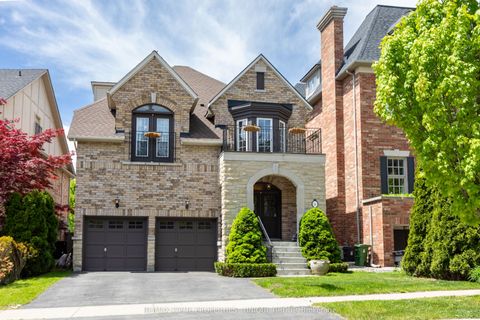 14 Hampton Park Crescent Toronto ON M4W 3X7