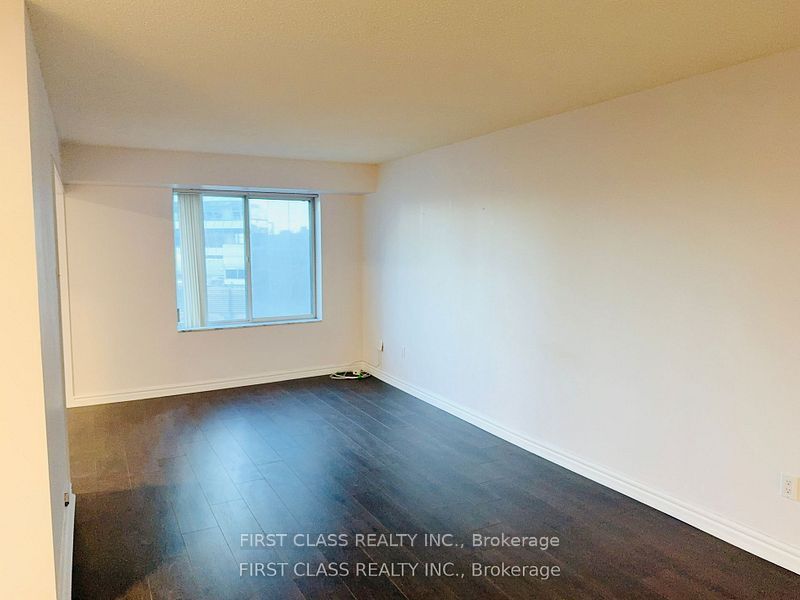 33 University Avenue 1303