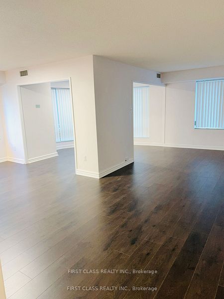 33 University Avenue 1303
