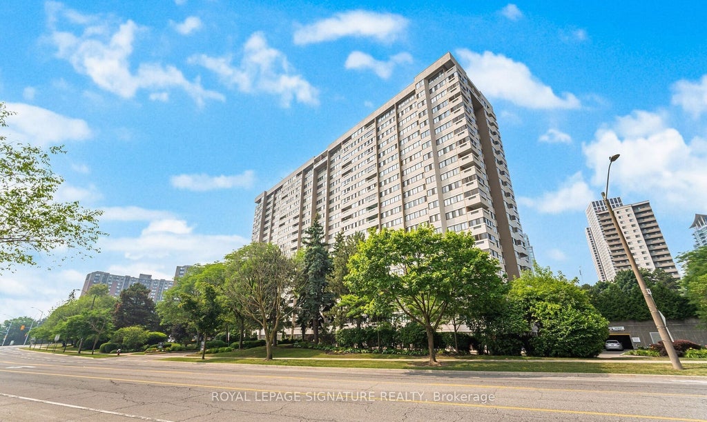 Photo of 1580 Mississauga Valley Boulevard NE #906, Mississauga, ON L5A 3T8 (MLS # W13231466)