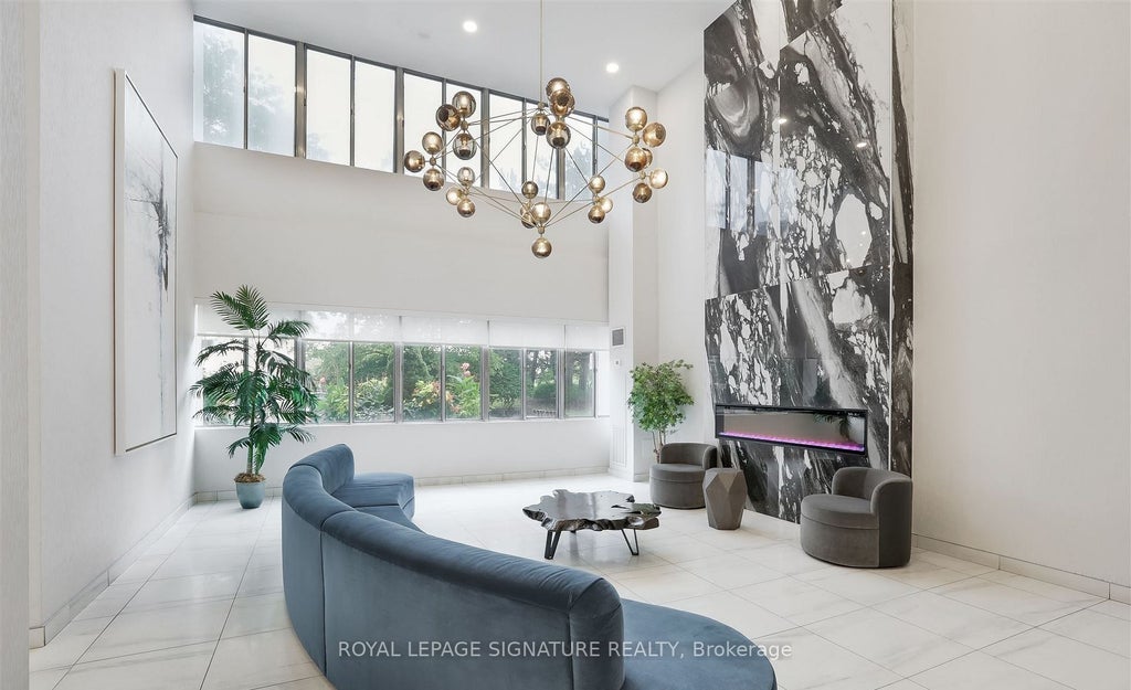 Photo of 1580 Mississauga Valley Boulevard NE #906, Mississauga, ON L5A 3T8 (MLS # W13231466)