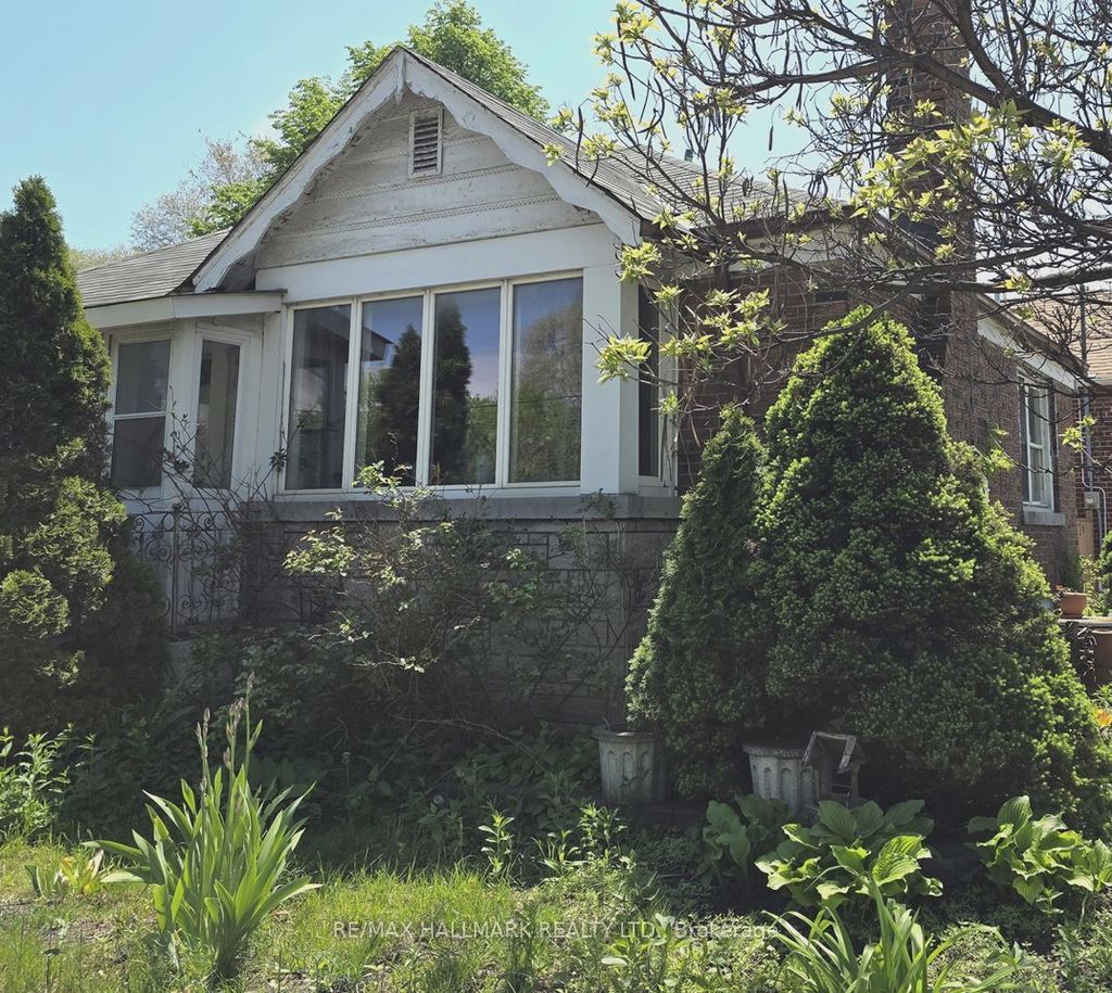 Photo of 115 Lankin Boulevard, Toronto, ON M4J 4X2 (MLS # E13217354)