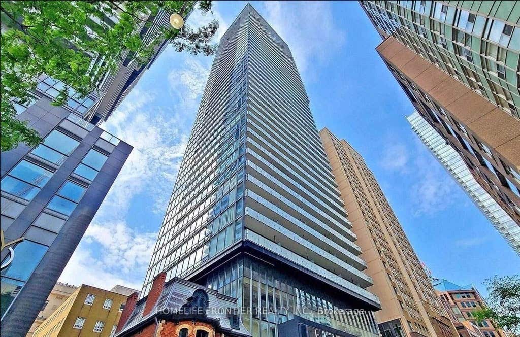 Photo of 15 Grenville Street #2106, Toronto, ON M4Y 0B9 (MLS # C13074264)