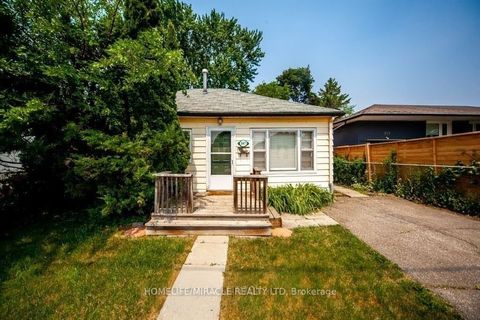 947 10th Street Mississauga ON L5E 1T1