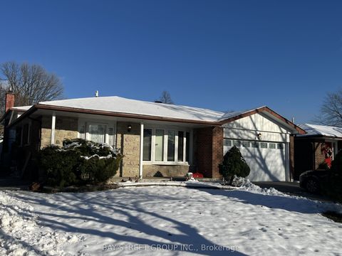 641 Eaglemount Crescent Upper Mississauga ON L5C 1N8