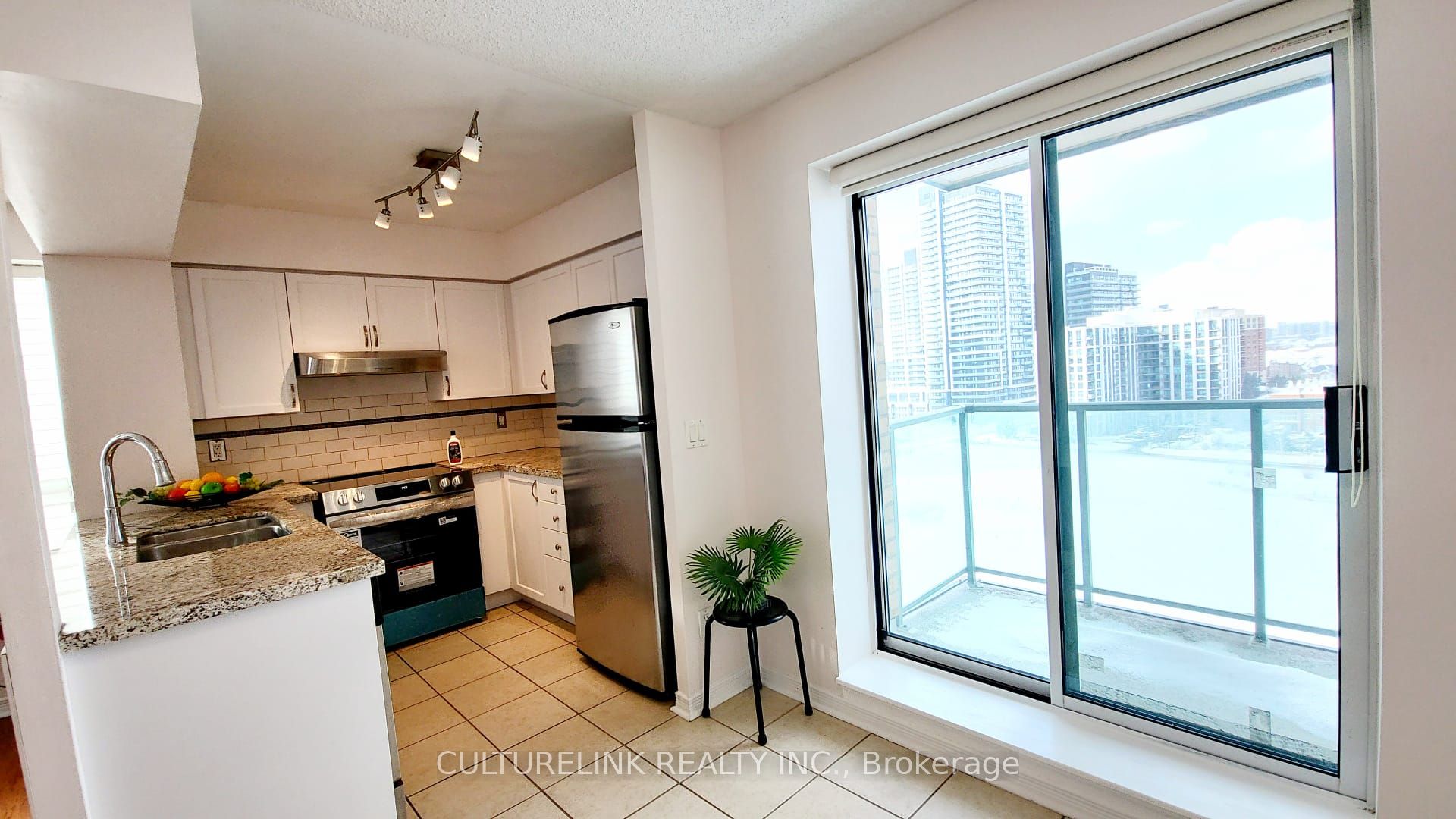 11 Oneida Crescent 1103