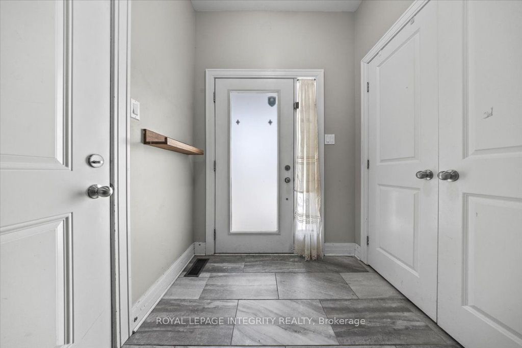 Photo of 154 Woodhurst Crescent, Stittsville - Munster - Richmond, ON K2S 0T5 (MLS # X12942326)