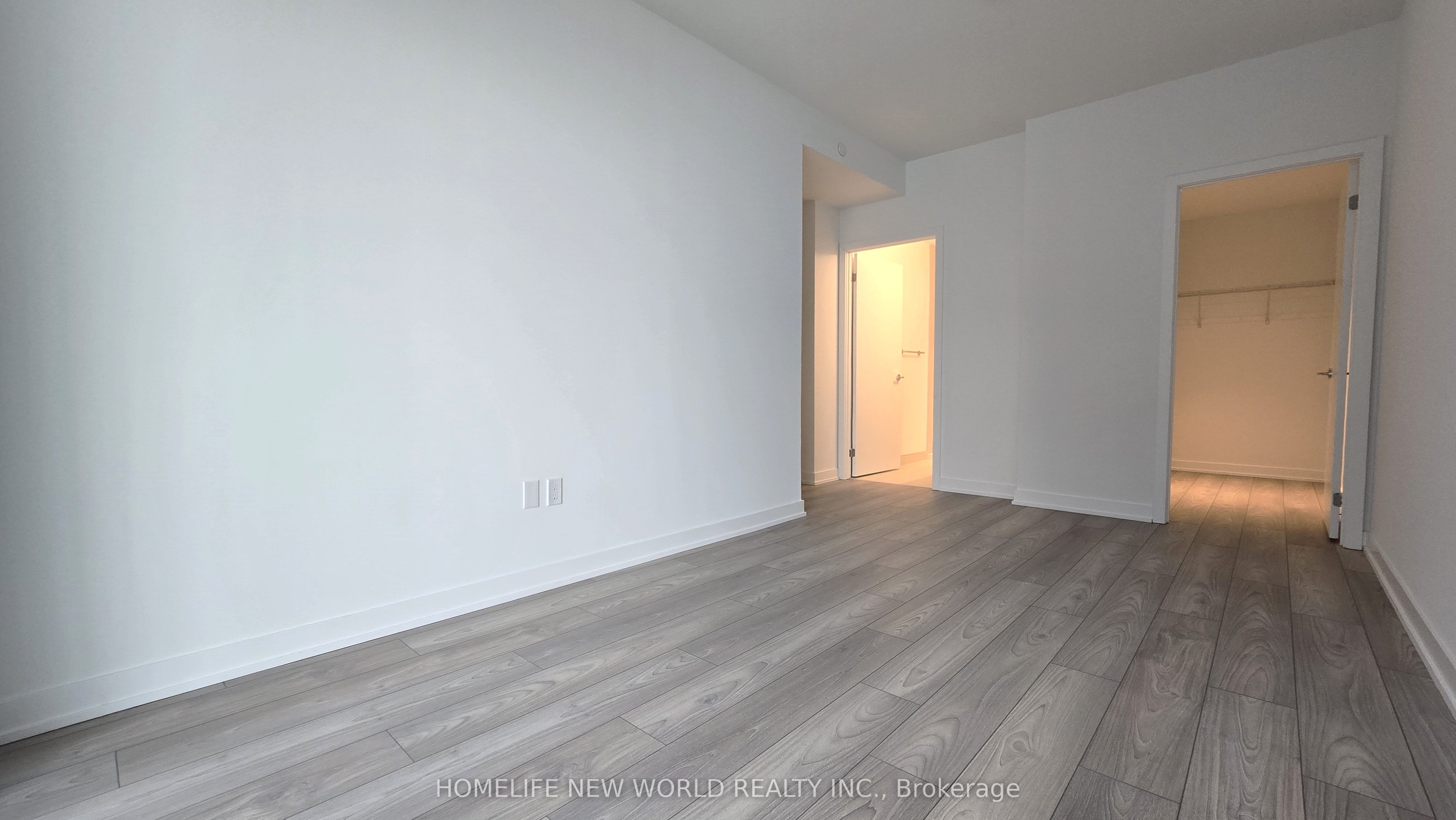 1007 The Queensway N/A 819