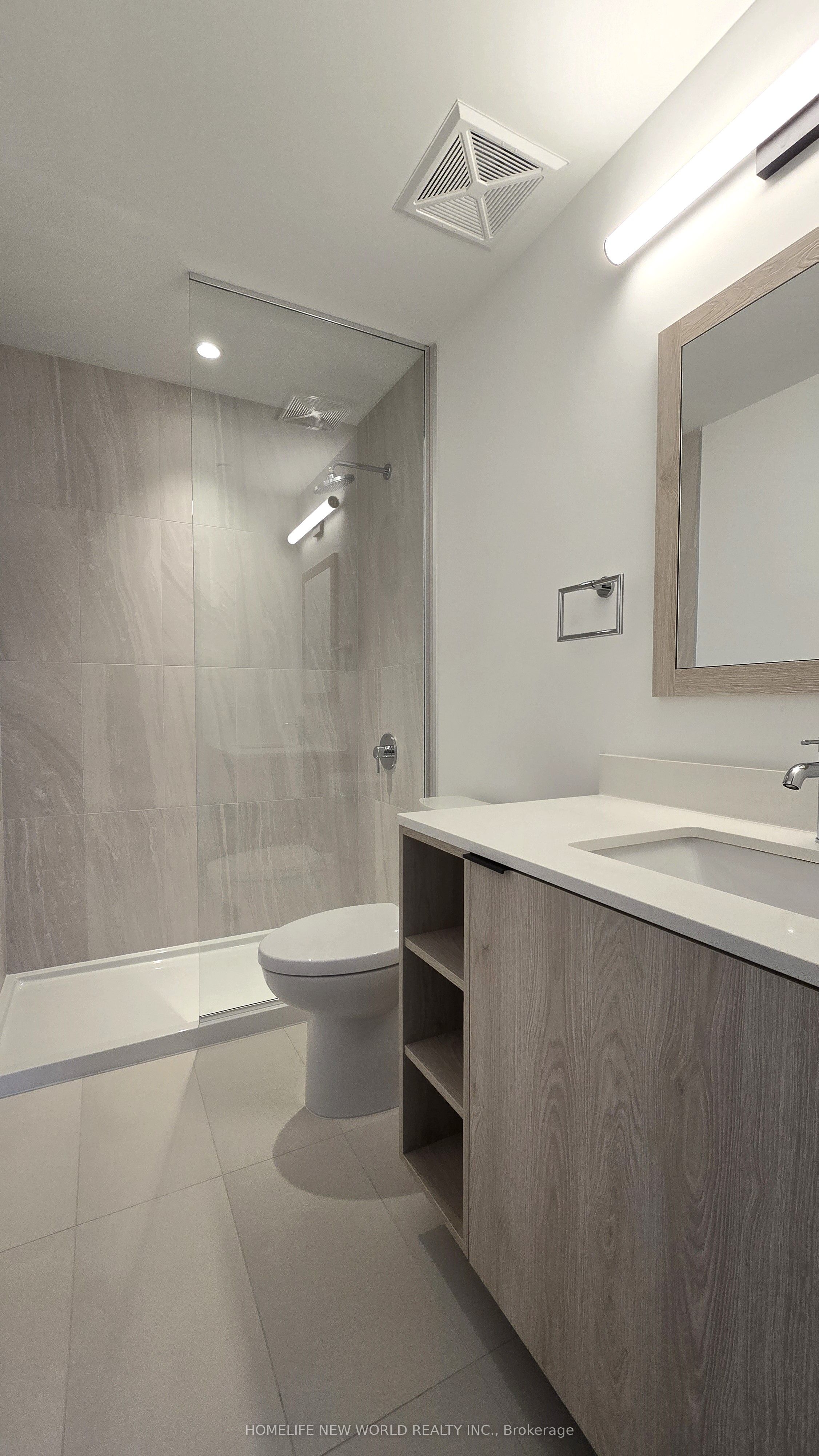 1007 The Queensway N/A 819