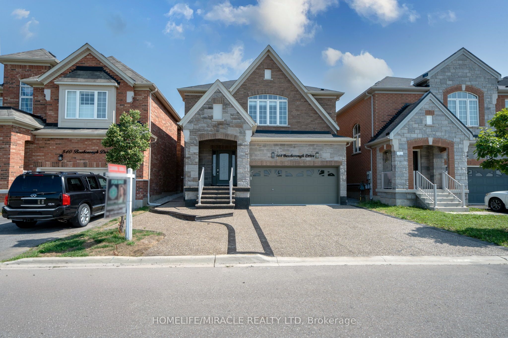544 Bessborough Drive