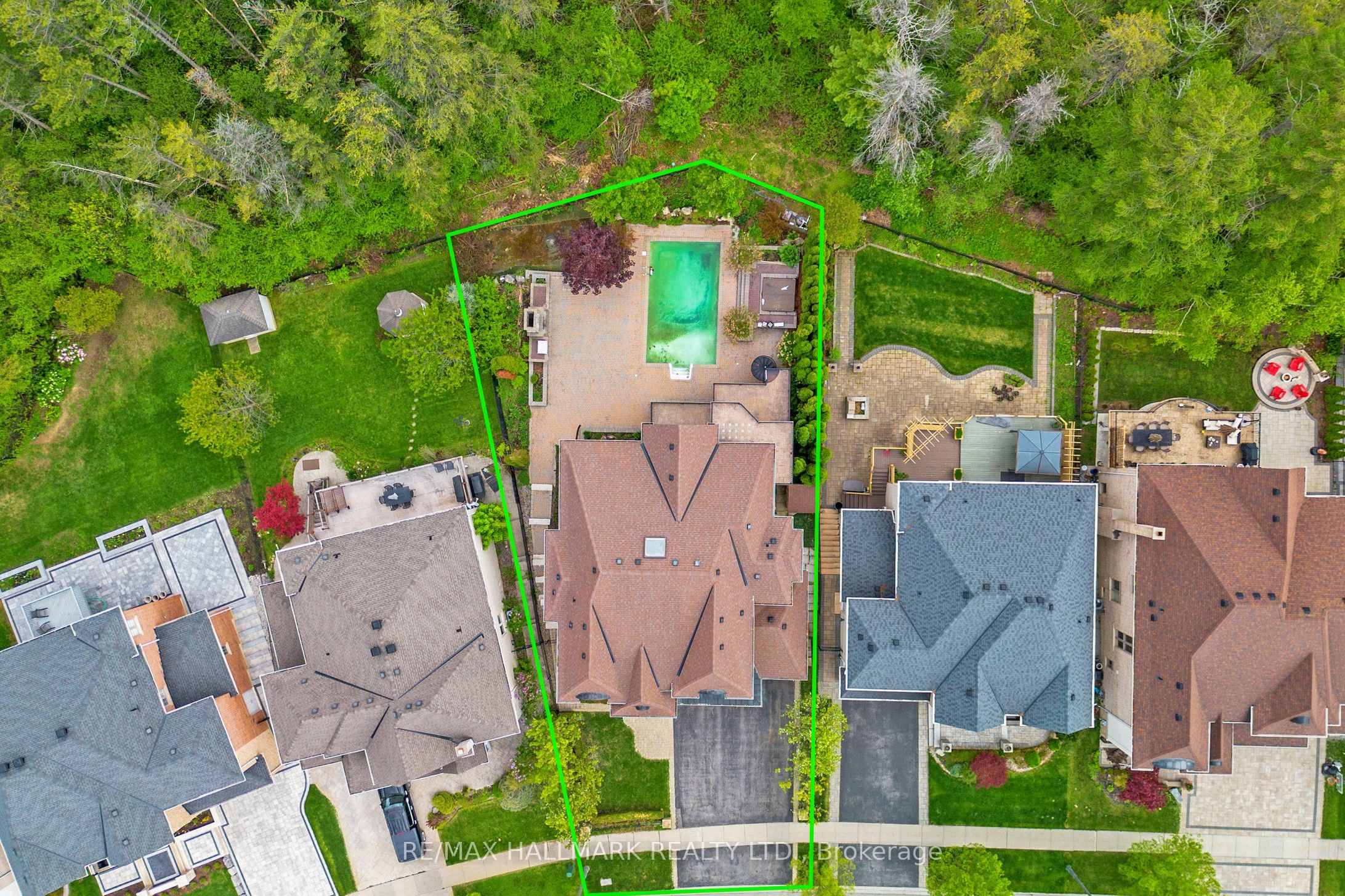 383 Paradelle Drive