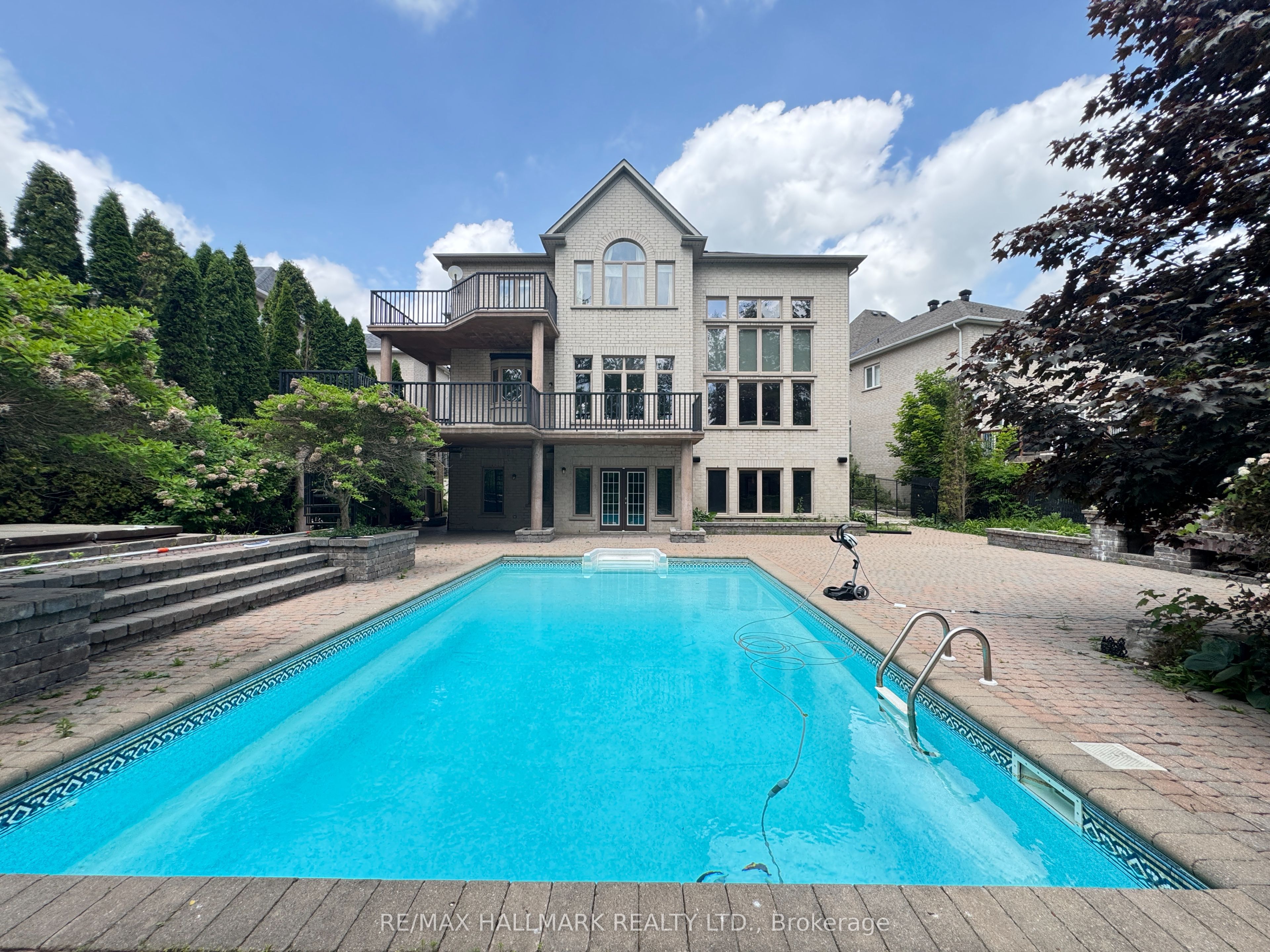 383 Paradelle Drive