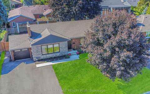 884 Eagle Drive Burlington ON L7T 3A4
