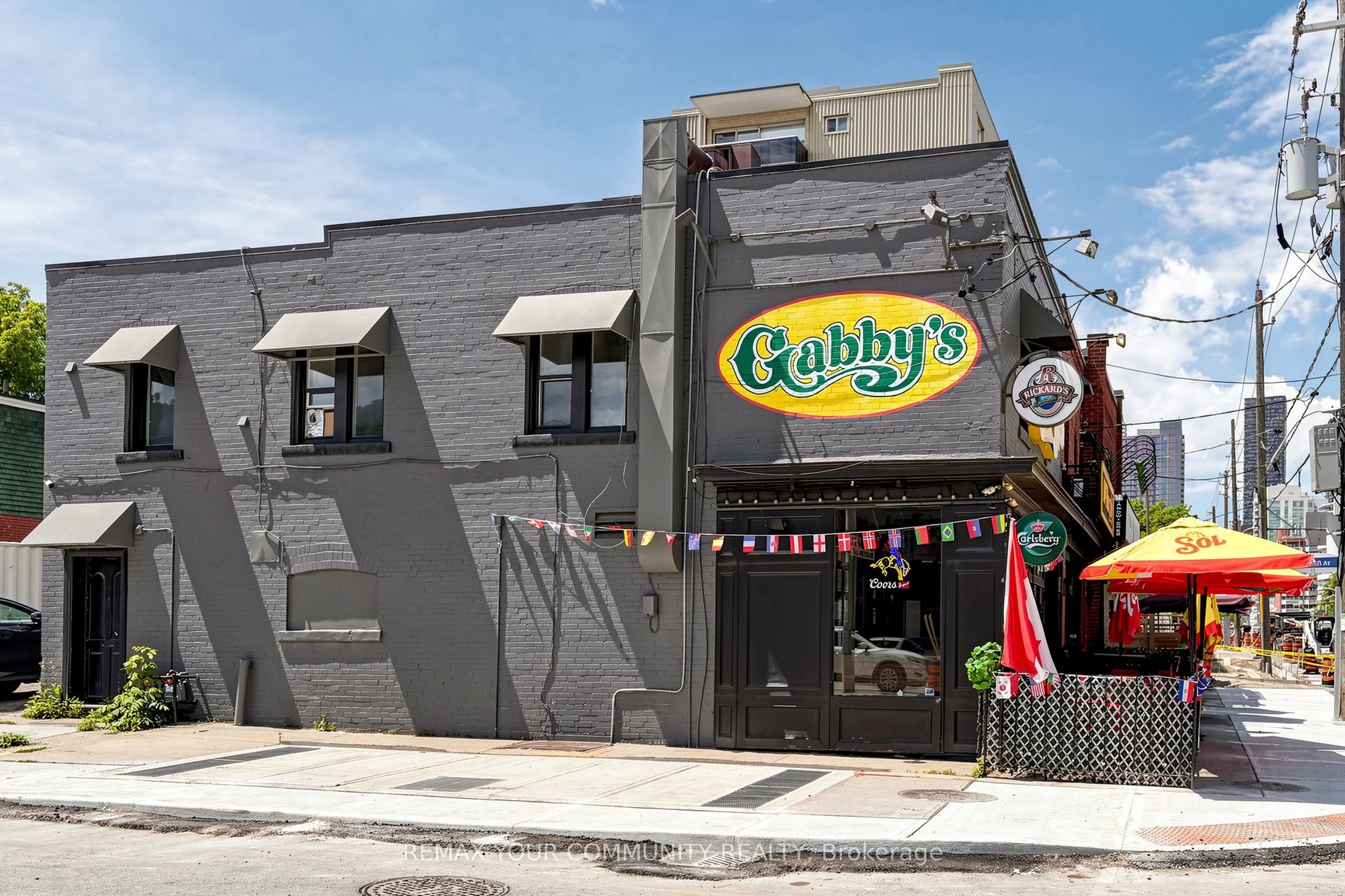 Photo 1 of 41 — 383 Eglinton Avenue E, Toronto, ON M4P 1M5