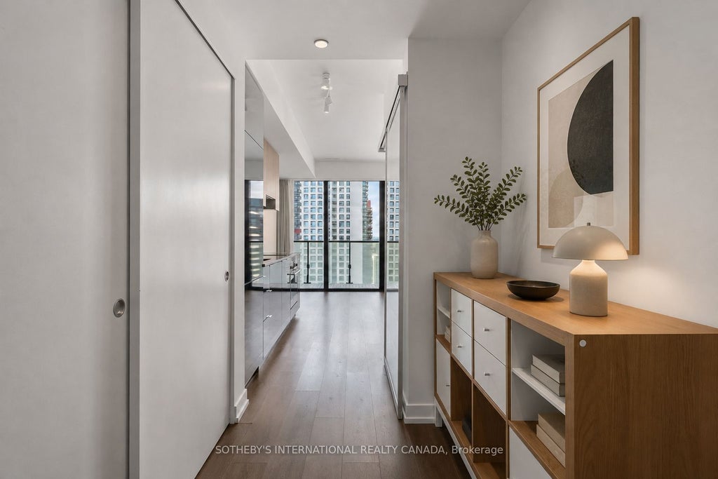 Photo of 161 Roehampton Avenue #3001, Toronto, ON M4P 0C8 (MLS # C13709268)