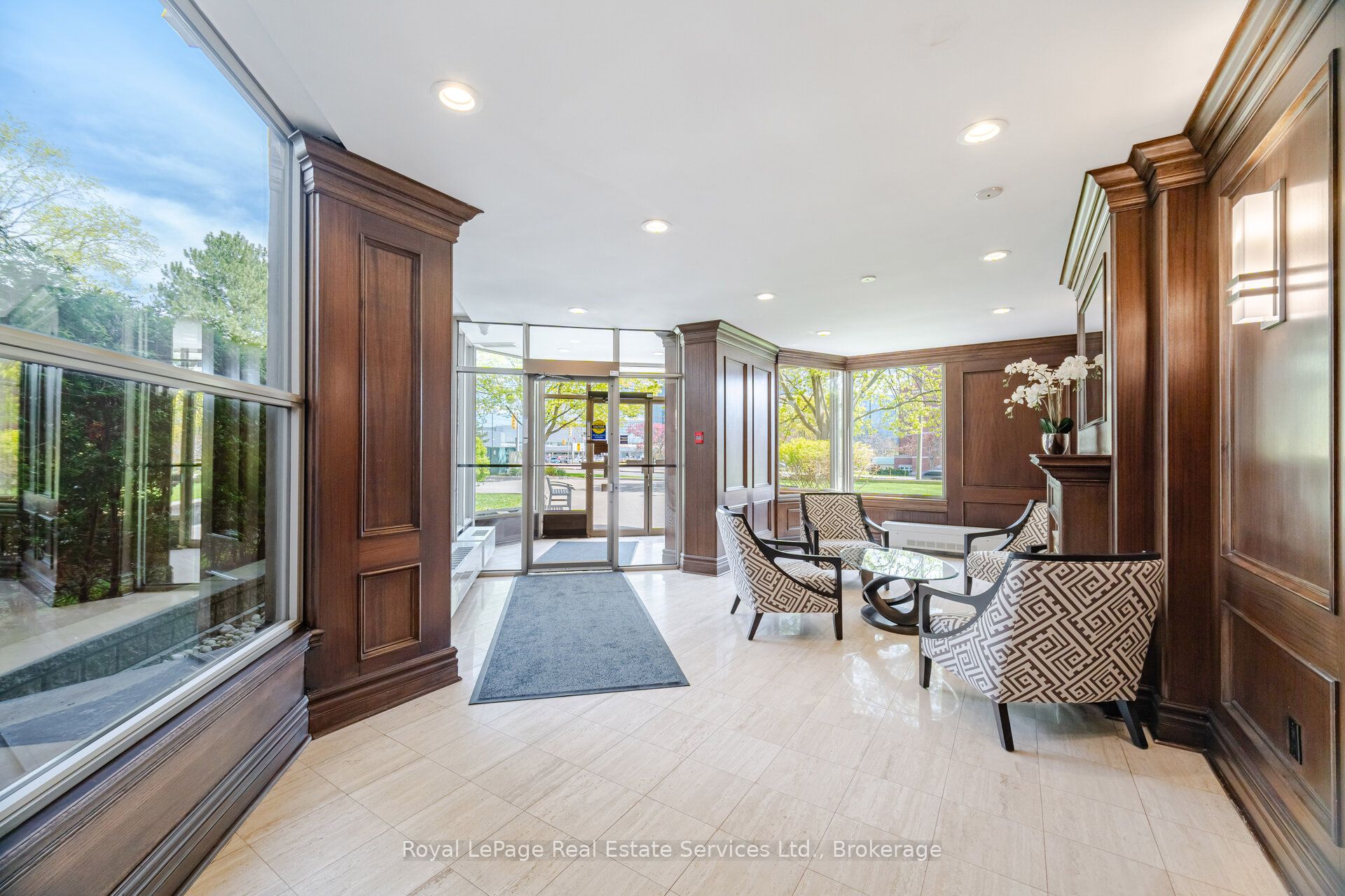 1201 North Shore Boulevard E 1001