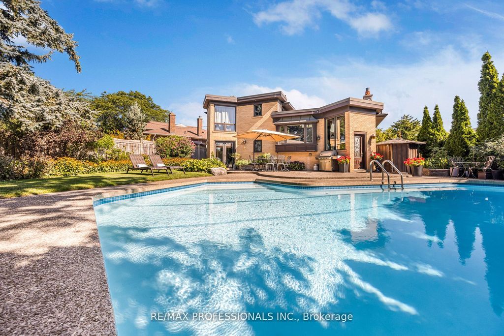 Photo of 16 Woodpark Road, Toronto, ON M9P 1L9 (MLS # W12536668)