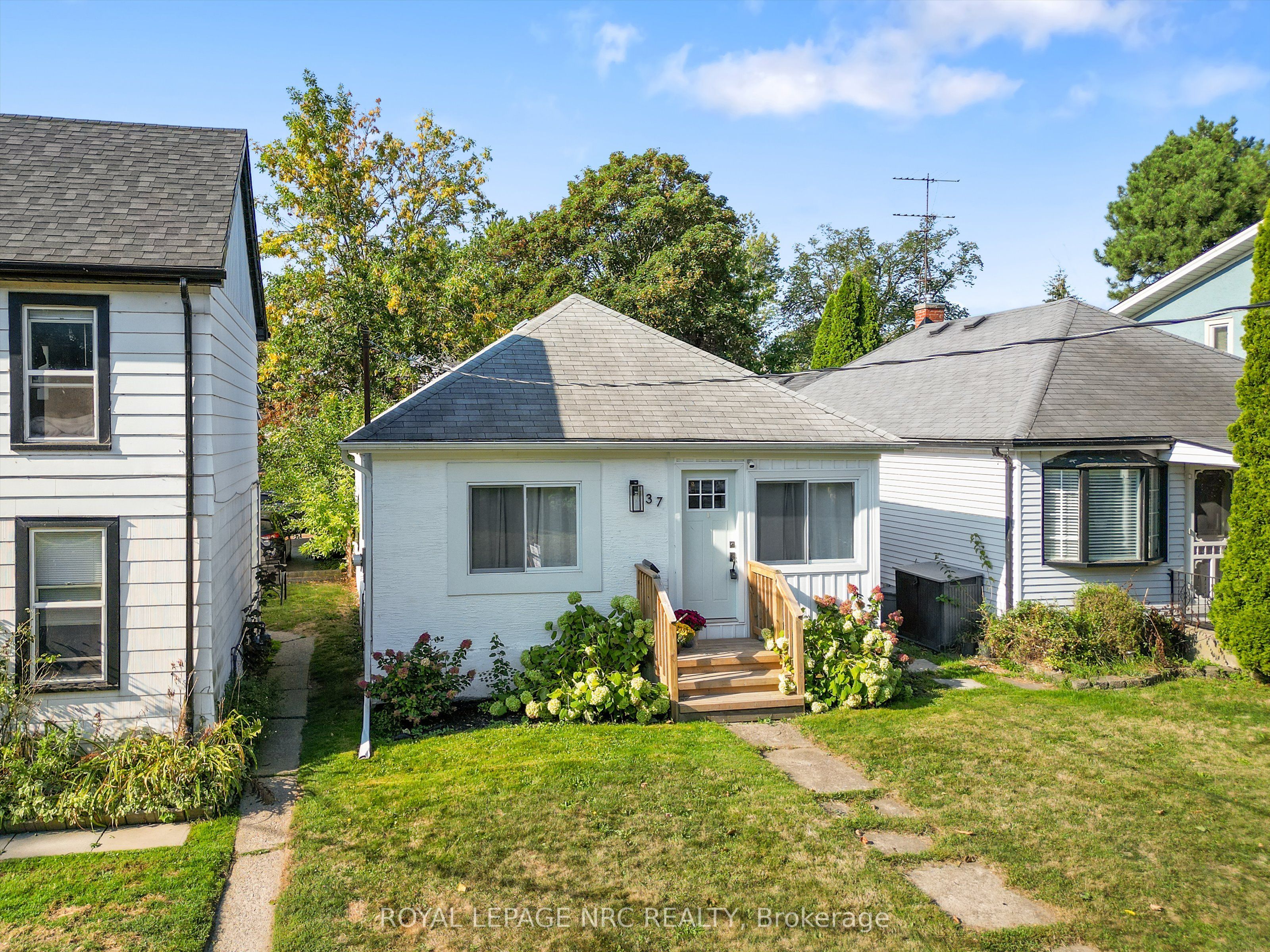 37 Lock Street