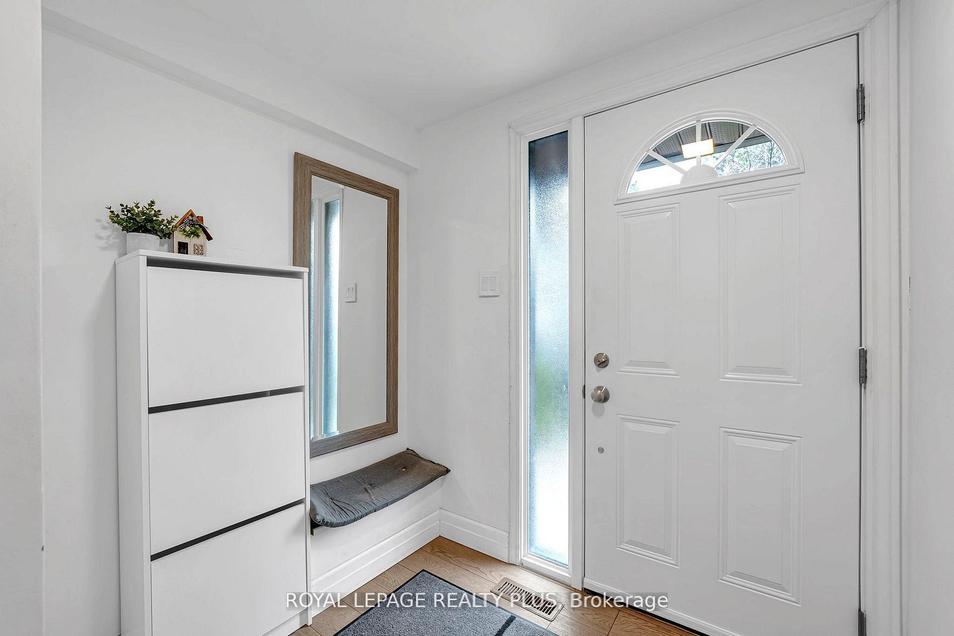 1755 Rathburn Road E 20
