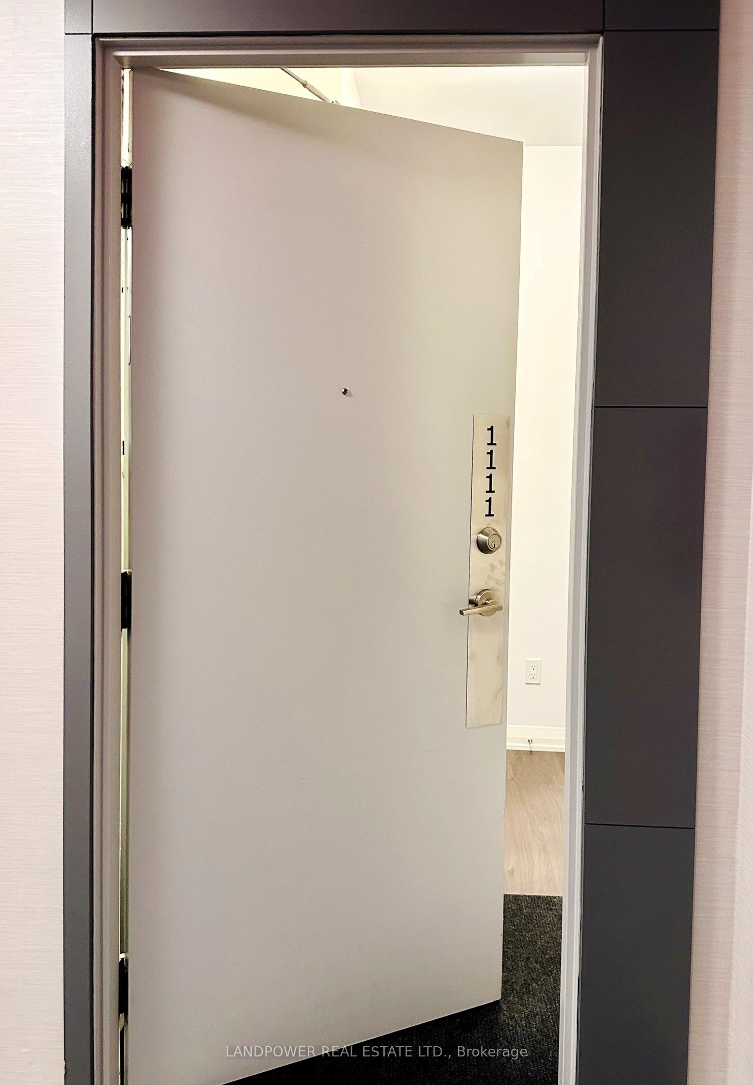 65 Oneida Crescent 1111