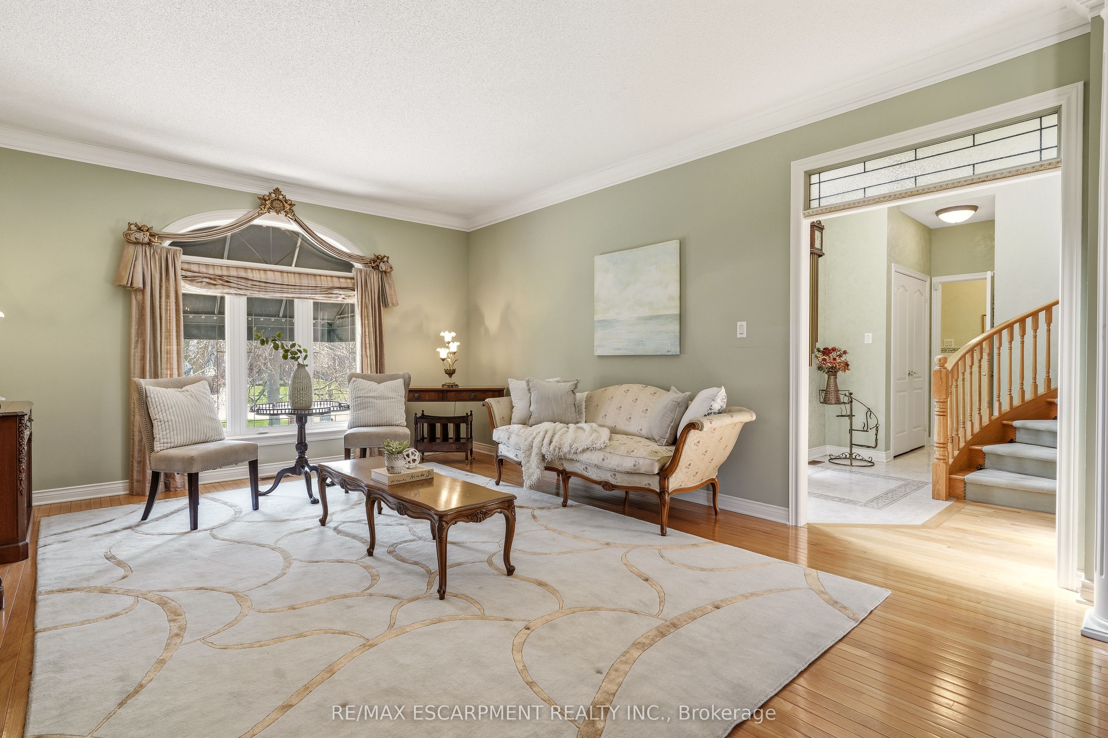 4125 Montrose Crescent