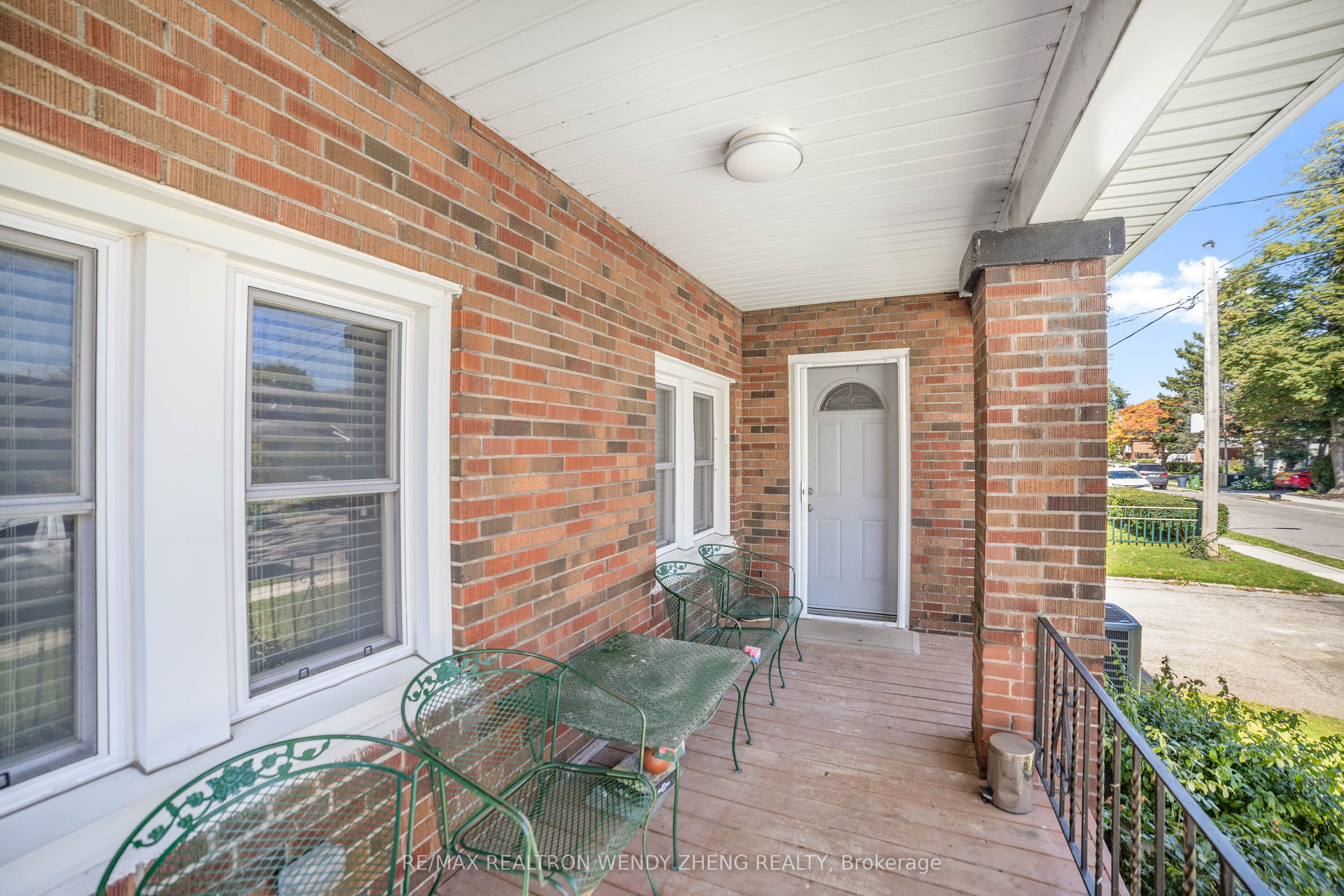 10 Nineteenth Street Front Unit