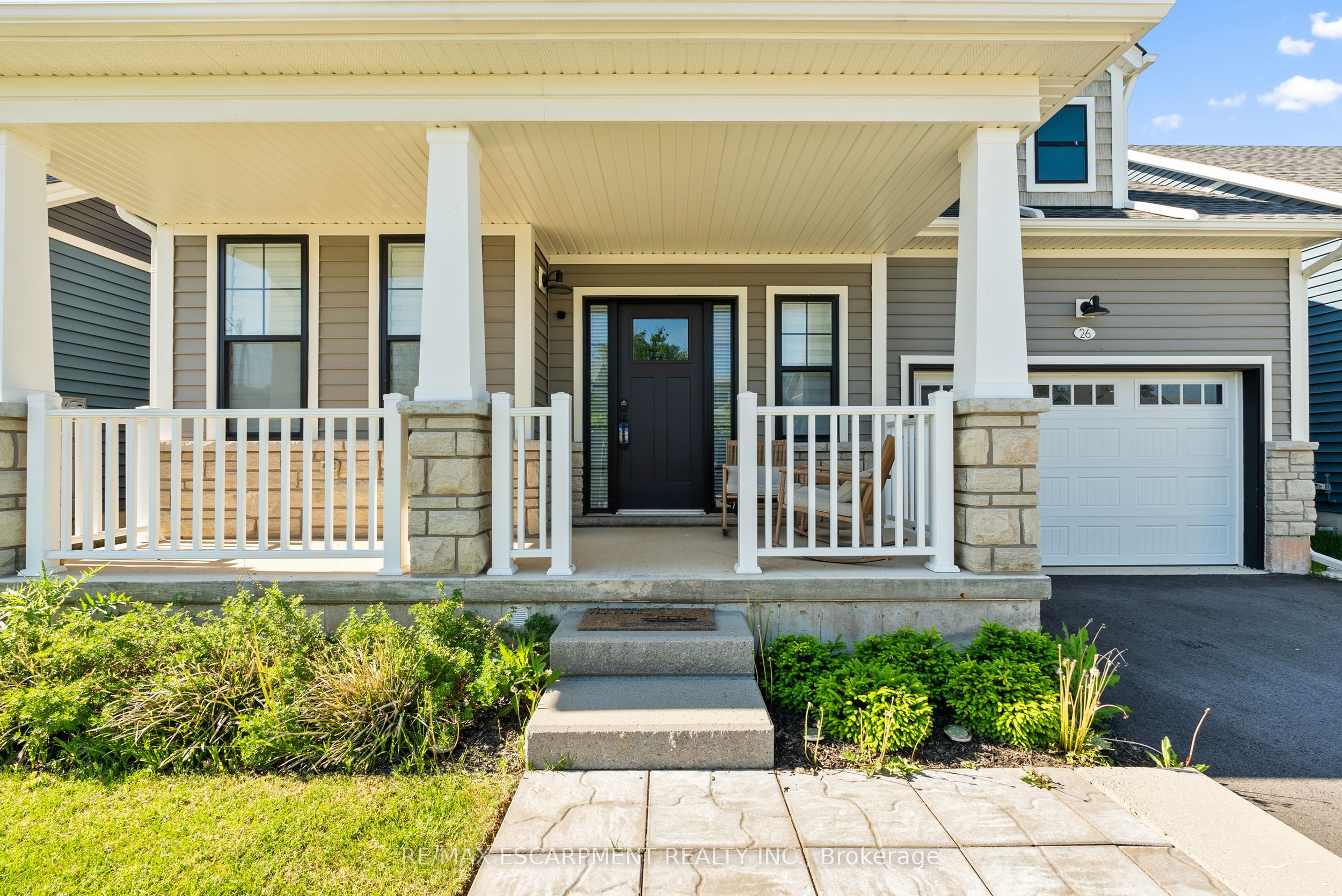 26 BEACHWALK Crescent