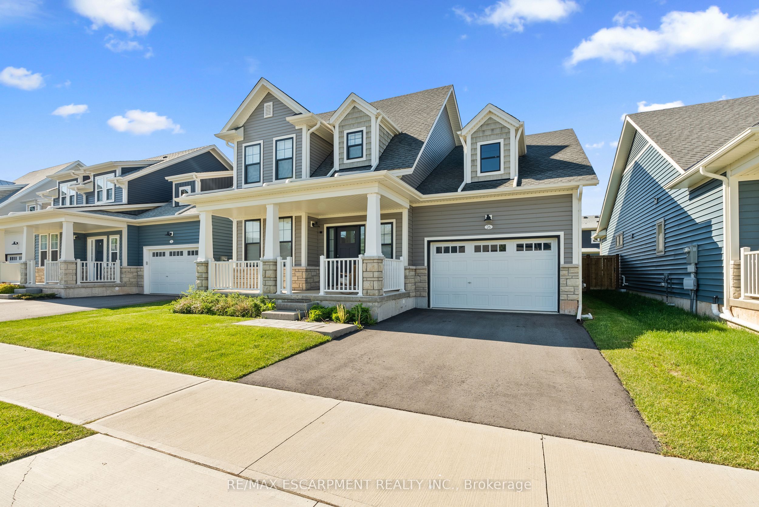26 BEACHWALK Crescent