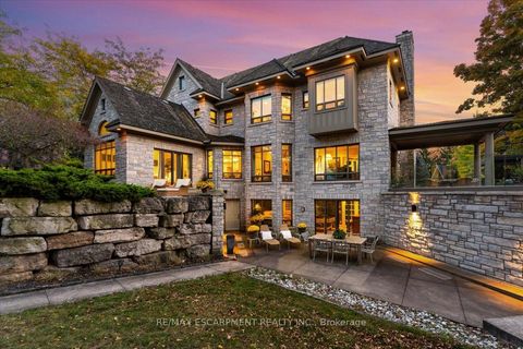 Photo of 90 Ridge Road W, Grimsby, ON L3M 4E7 (MLS # X12470273)