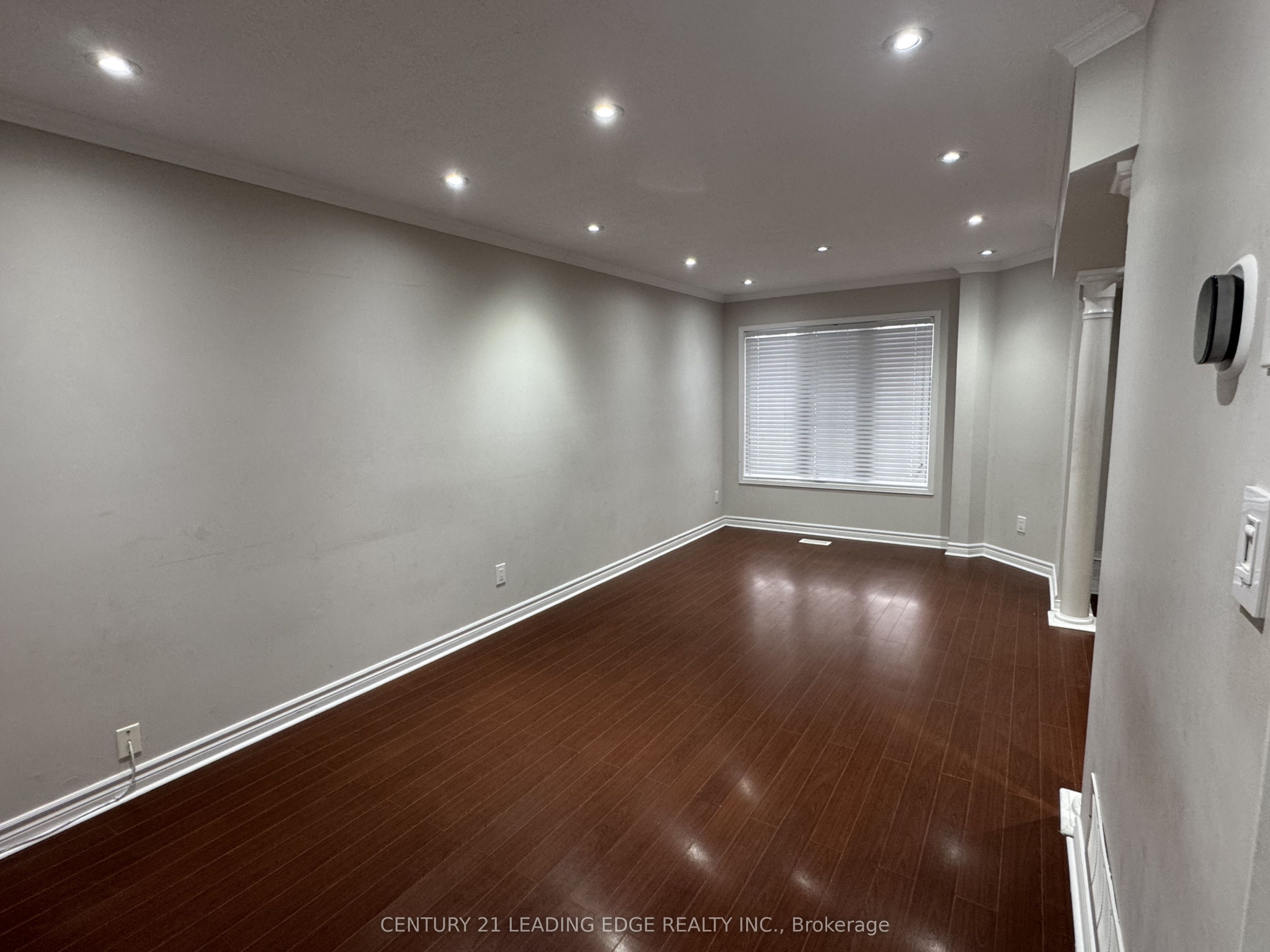 7610 Black Walnut Trail MAIN/UPPER