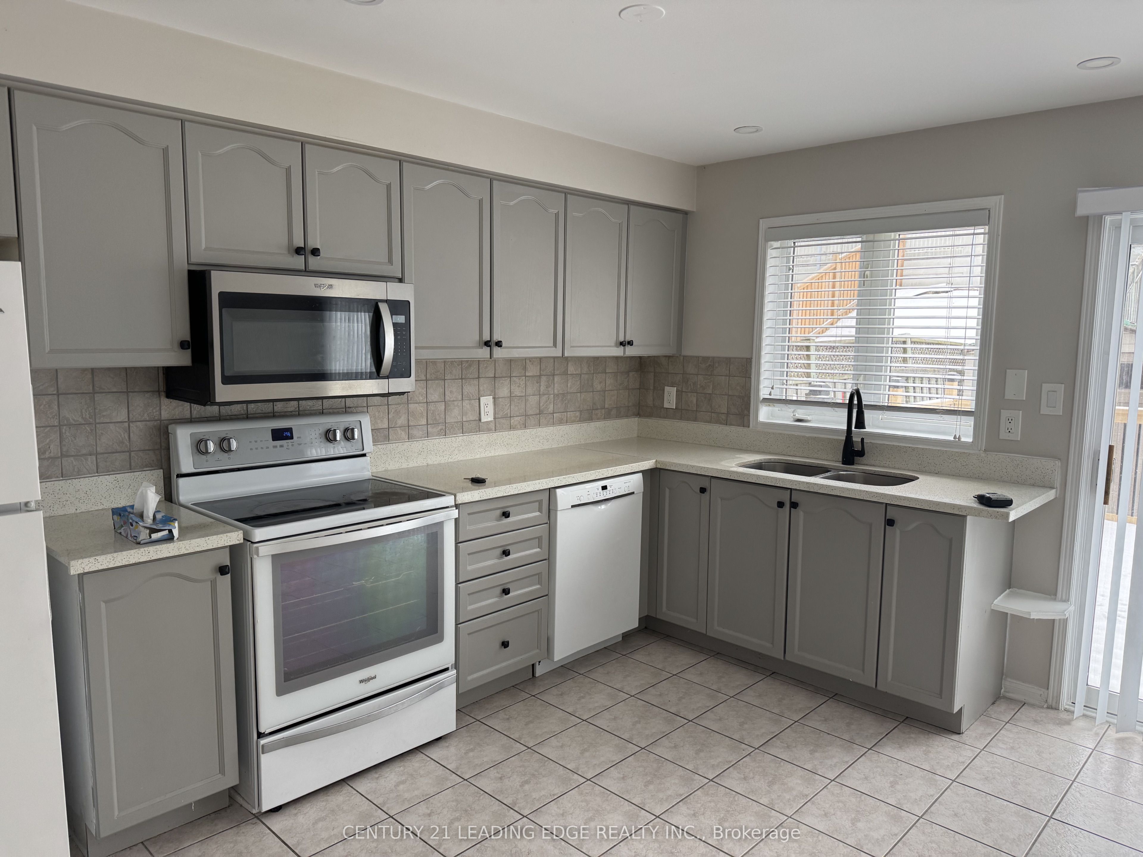 7610 Black Walnut Trail MAIN/UPPER