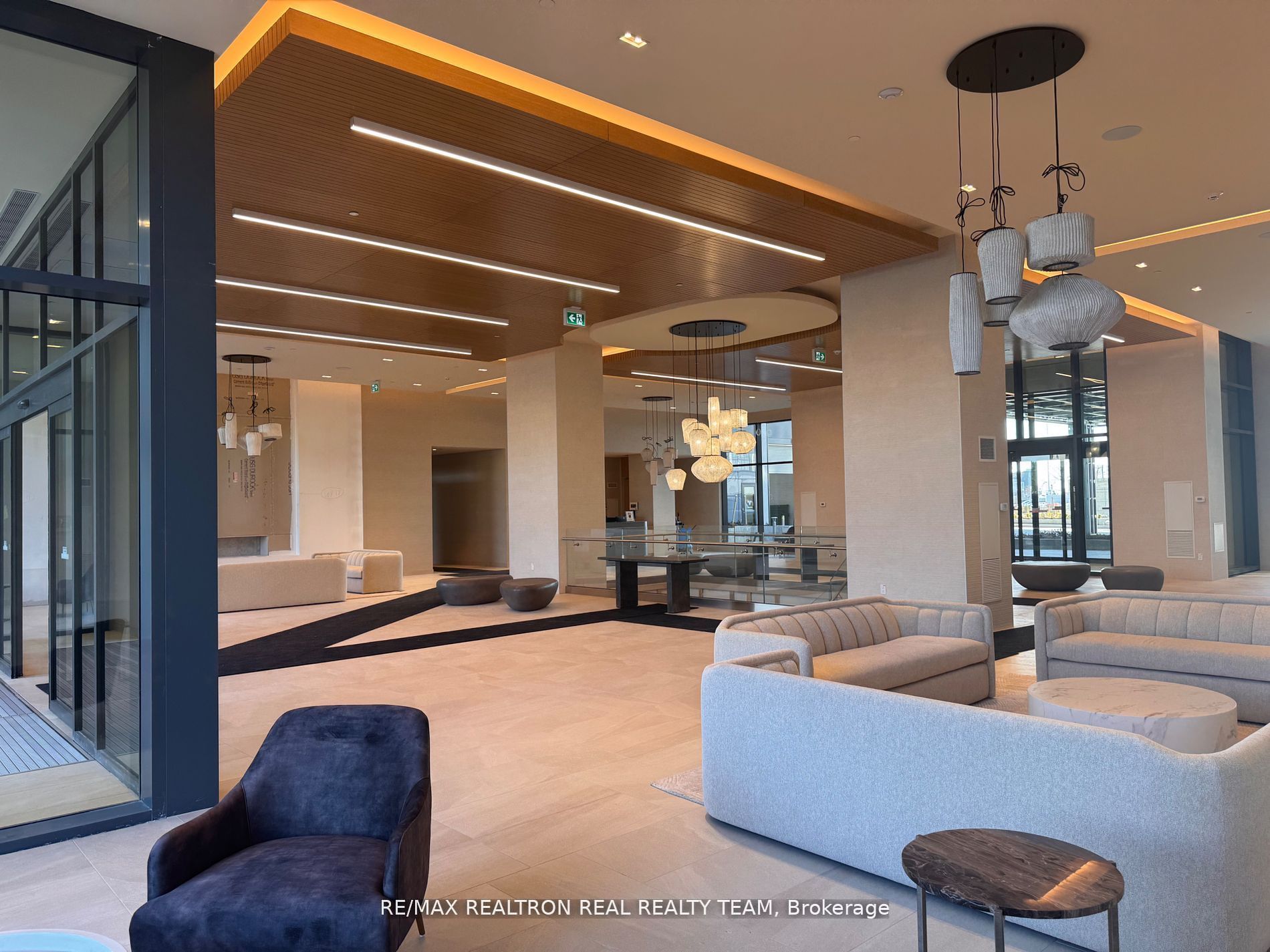 8960 Jane Street 807