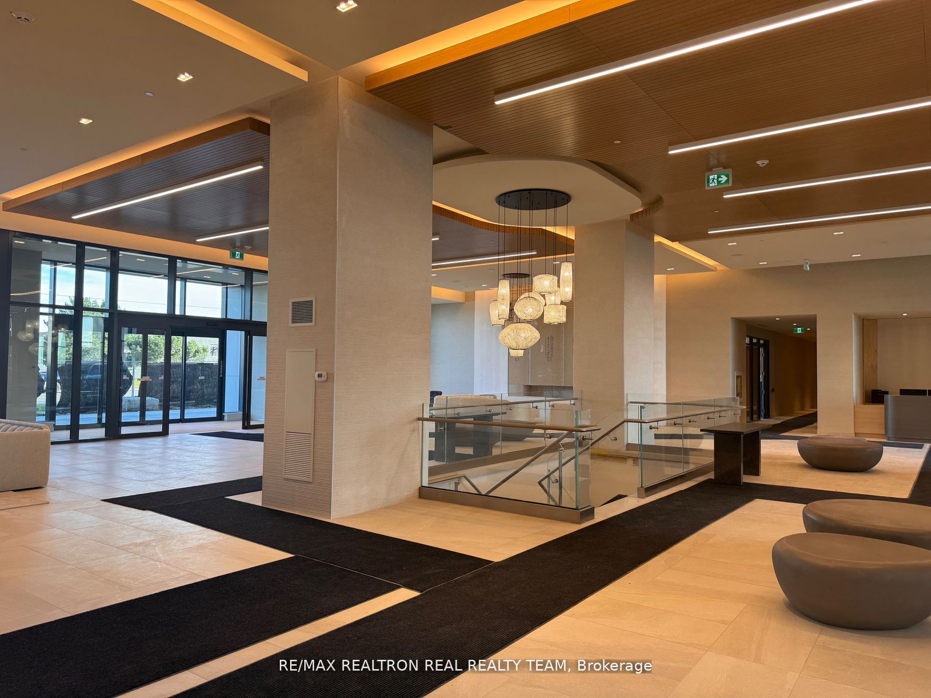 8960 Jane Street 807