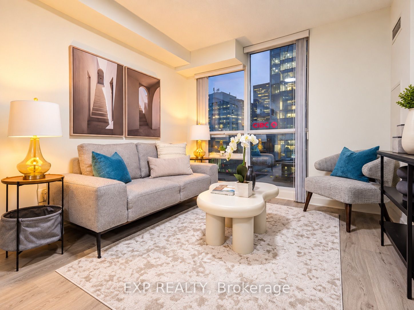18 Harbour Street 703