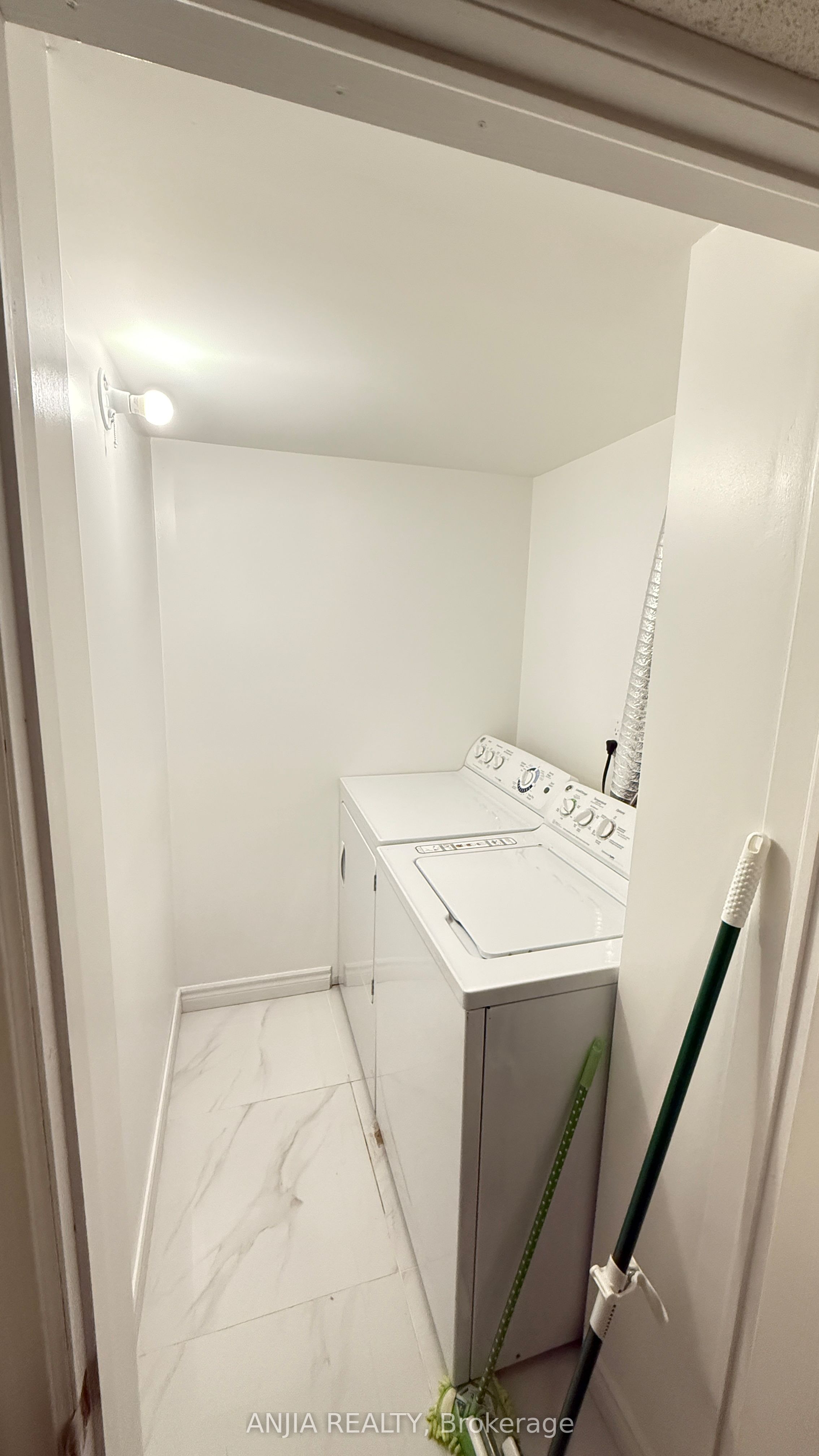 1 Brewsland Crescent