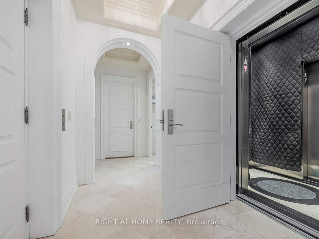 Photo of 2095 Lake Shore Boulevard W #LPH19, Toronto, ON M8V 4G4 (MLS # W13442642)
