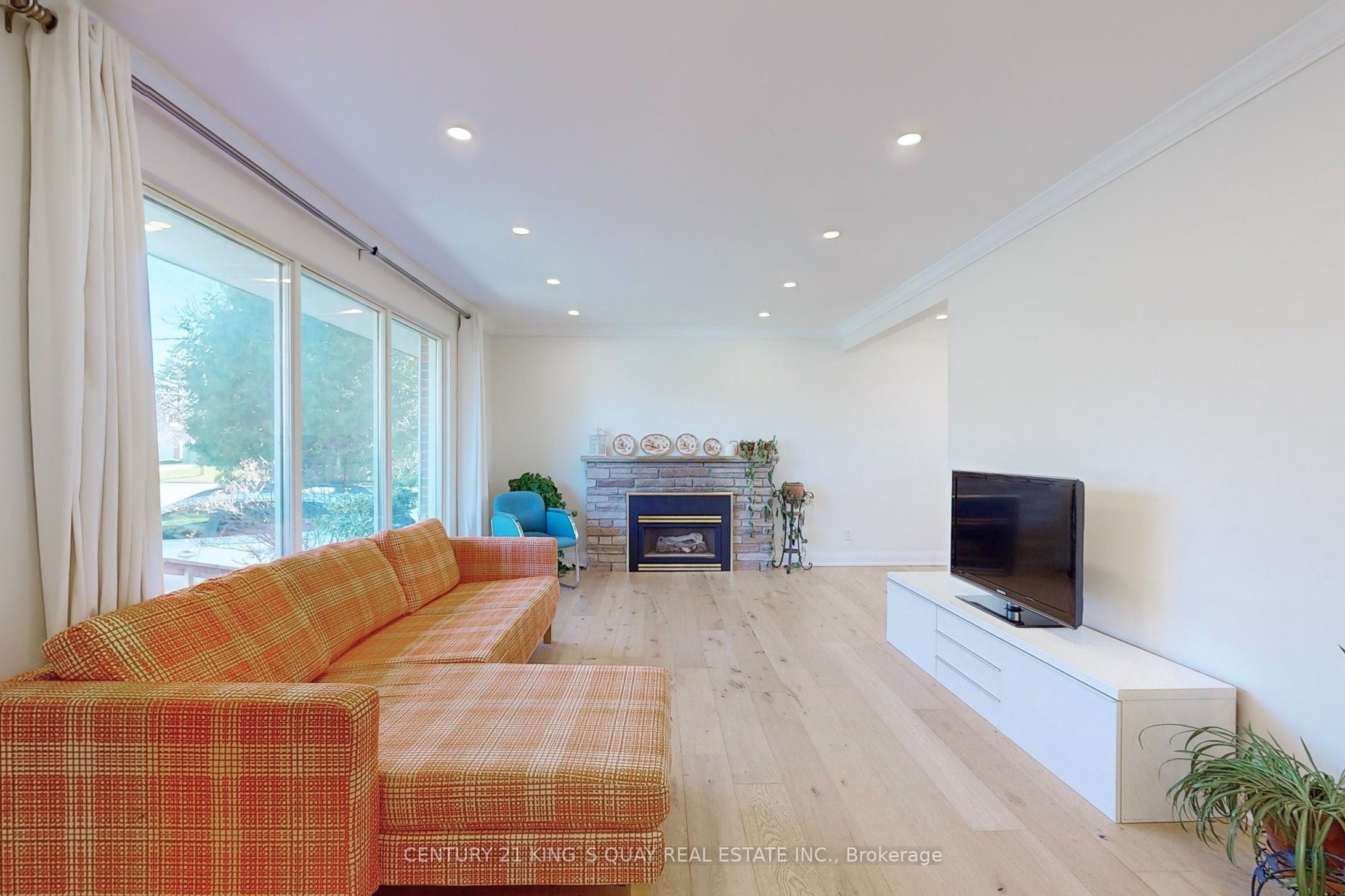 4 Honeybourne Crescent