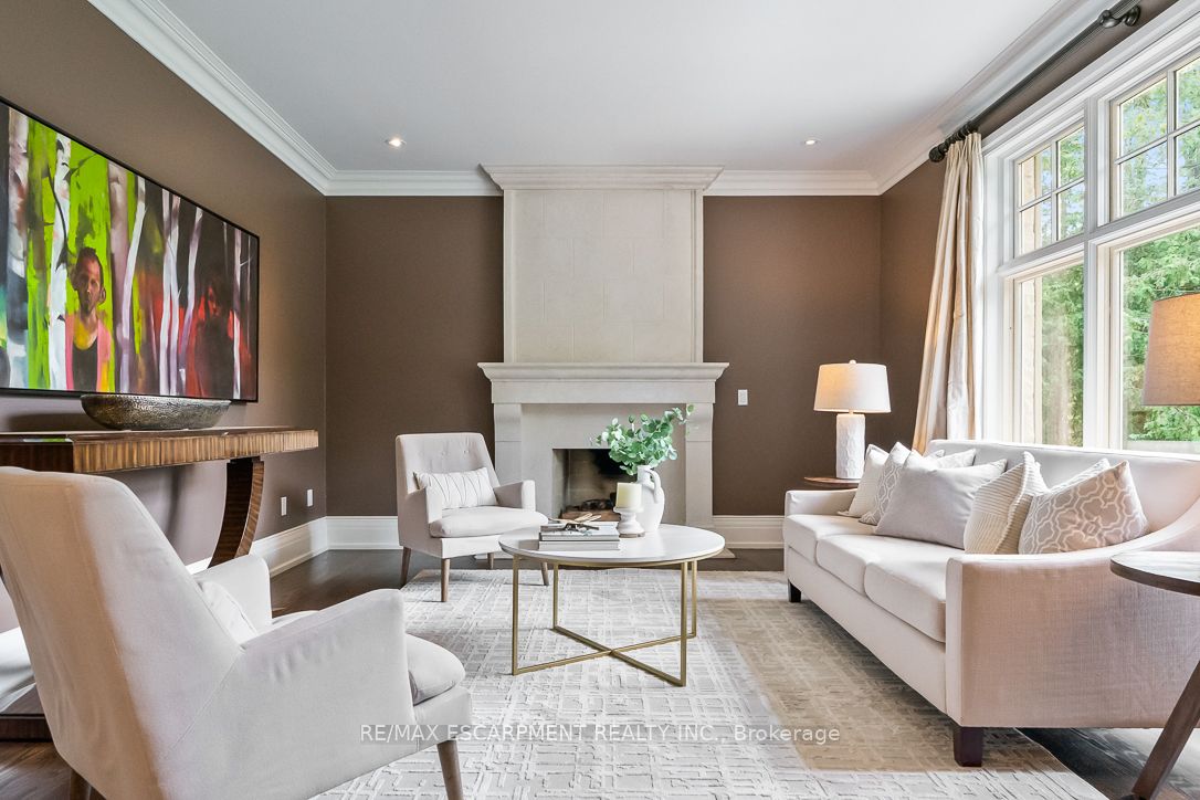 1229 Minaki Road