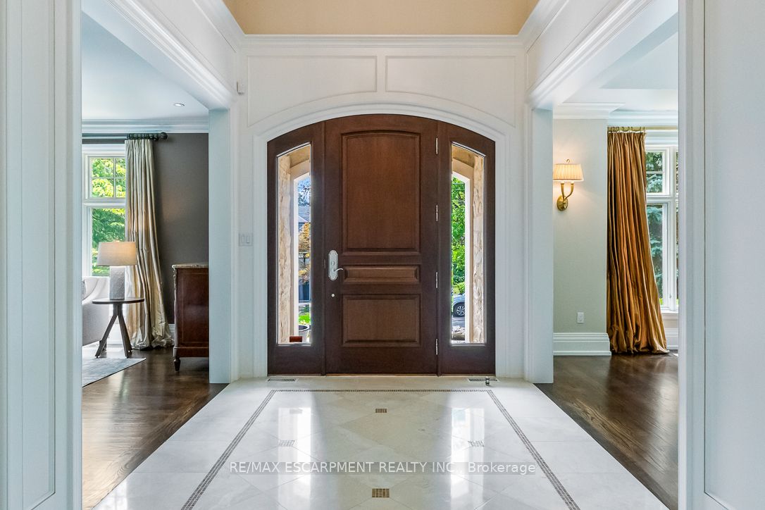1229 Minaki Road