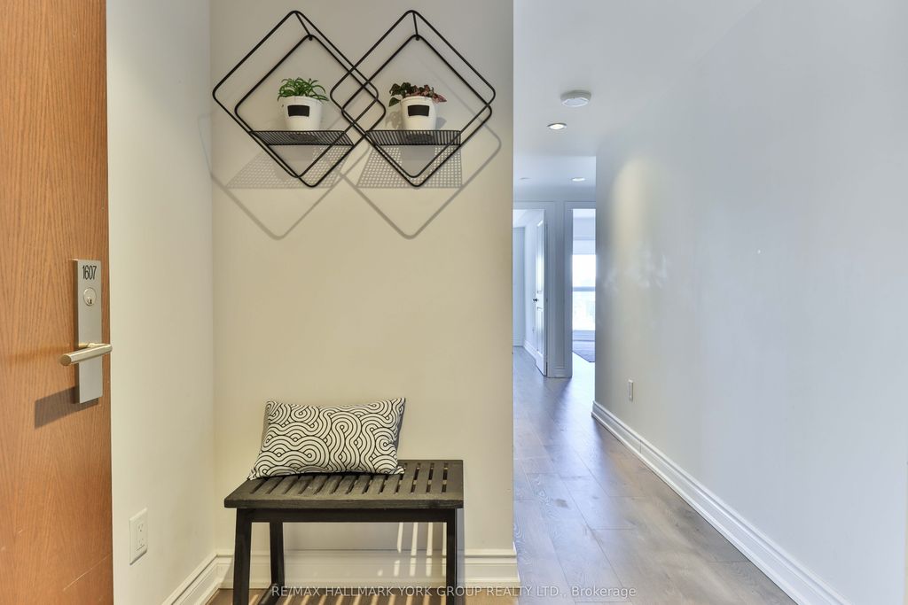 Photo of 386 Yonge Street #1607, Toronto, ON M5B 0A5 (MLS # C12220421)