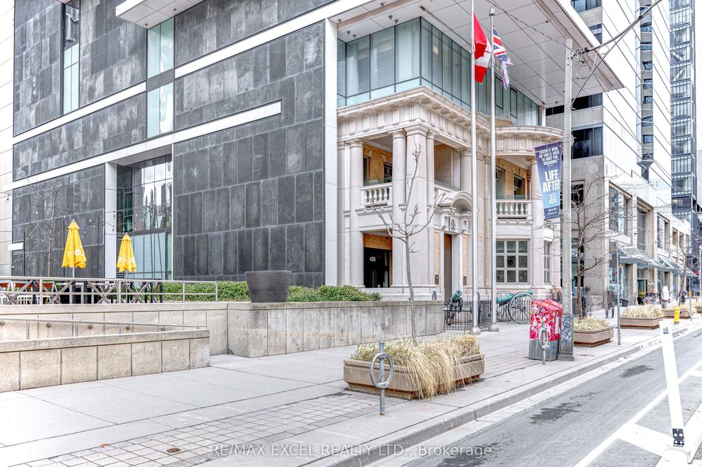 Photo of 426 University Avenue #1705, Toronto, ON M5G 1S9 (MLS # C12737772)