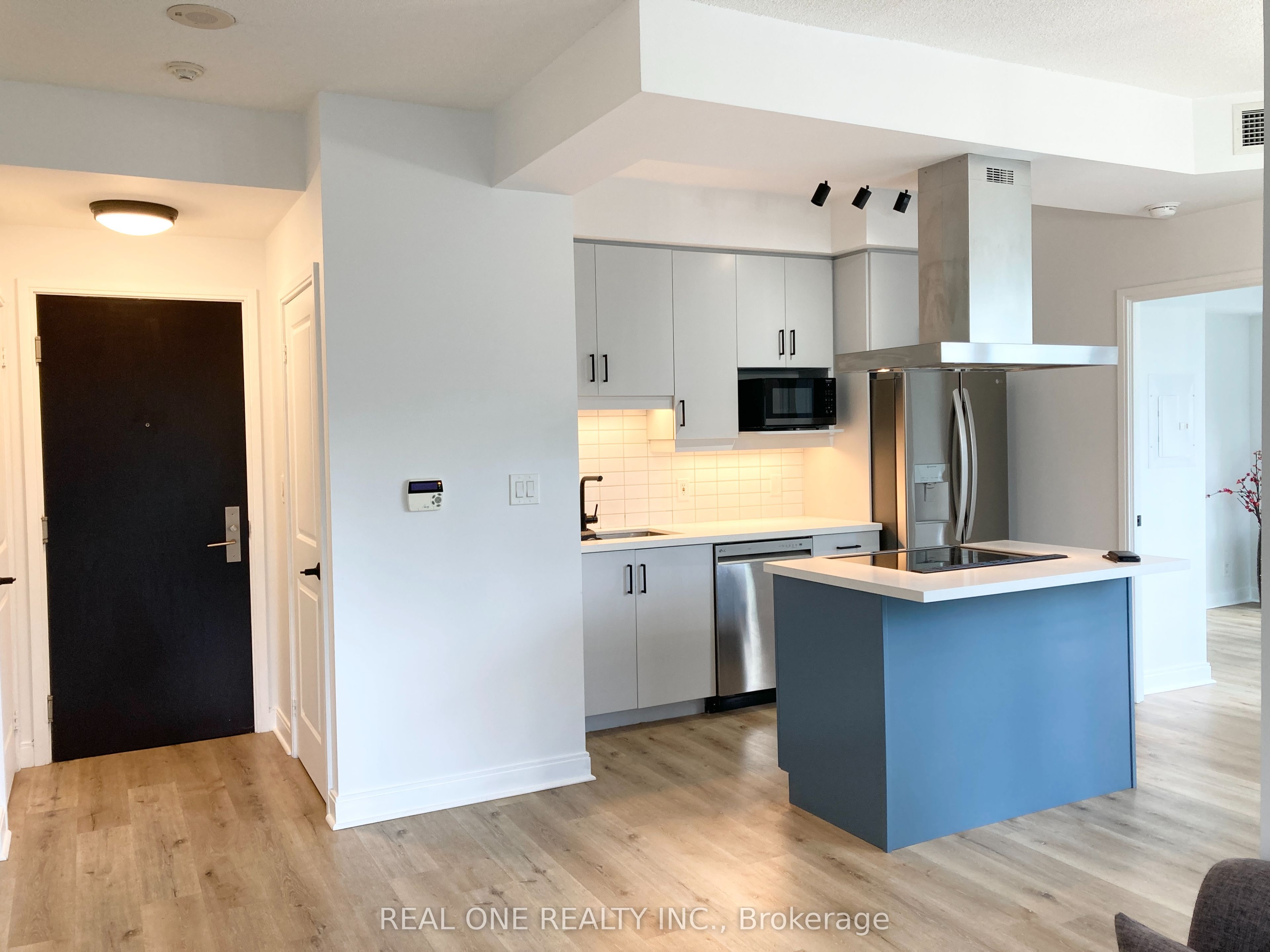 50 Absolute Avenue 405