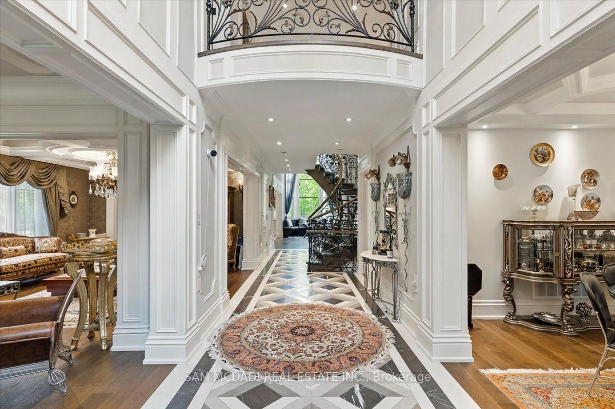 883 Parkland Avenue